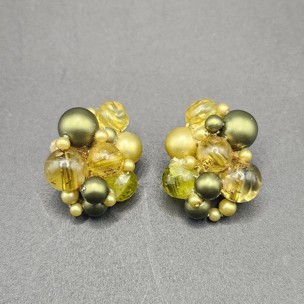 Vintage Green Yellow Grape Cluster Clip-On Earrings Faux Pearl 1in Retro Mod